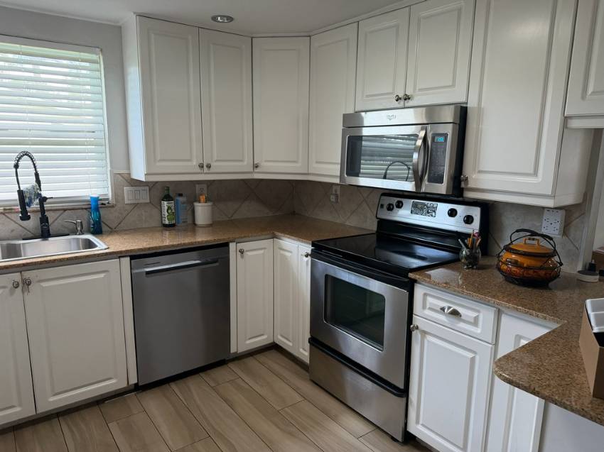 1917 Madera Drive a North Fort Myers, FL Mobile or Manufactured Home for Sale